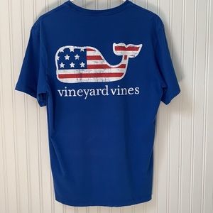 Men’s Vineyard Vines Whale flag tee